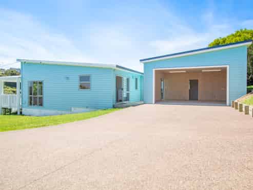 30 Kennedy Road, Surfdale