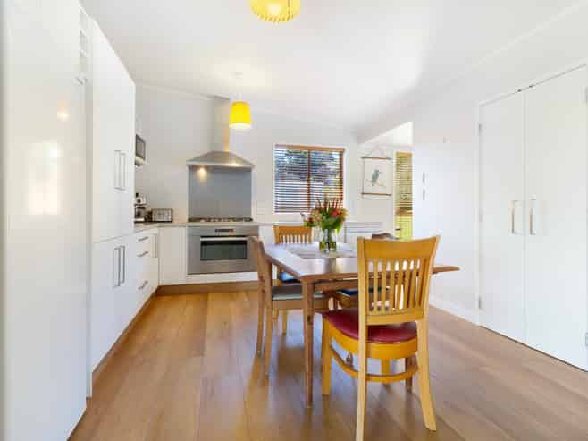 30 Kennedy Road, Surfdale