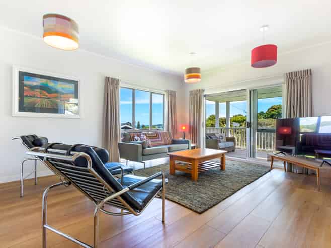 30 Kennedy Road, Surfdale