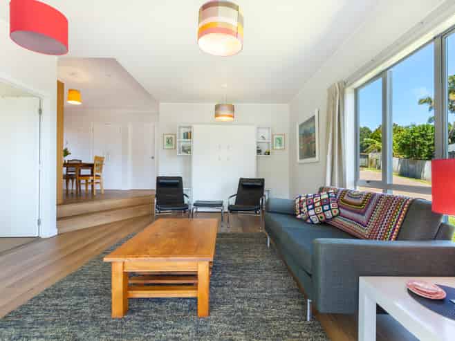 30 Kennedy Road, Surfdale