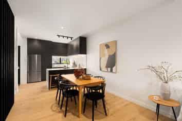 4/11 Western Springs Road, Kingsland