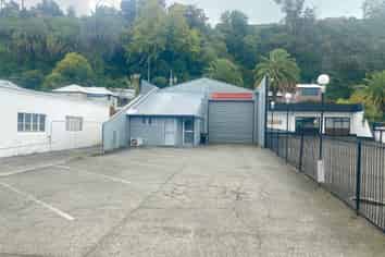 Well Positioned Mixed Use on Carlyle Street