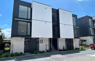 1/12 Treasure Lane, Te Atatu South