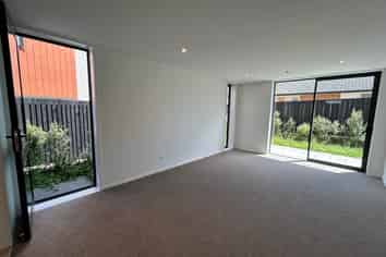 1/12 Treasure Lane, Te Atatu South