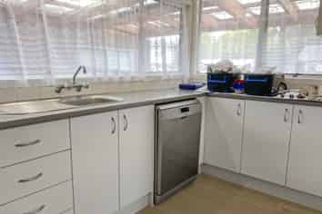 A/12 Pipitea Place, Massey