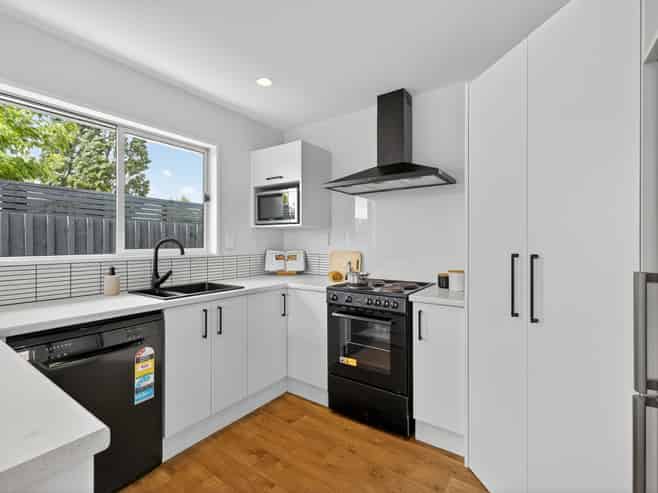 1/182 Breezes Road, Aranui