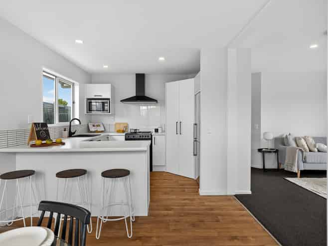 1/182 Breezes Road, Aranui