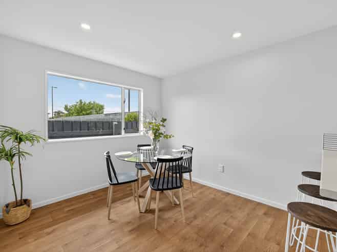 1/182 Breezes Road, Aranui