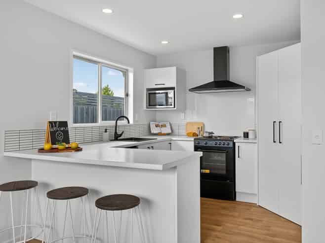 1/182 Breezes Road, Aranui