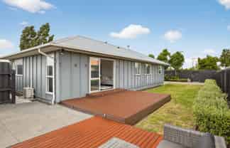 1/182 Breezes Road, Aranui