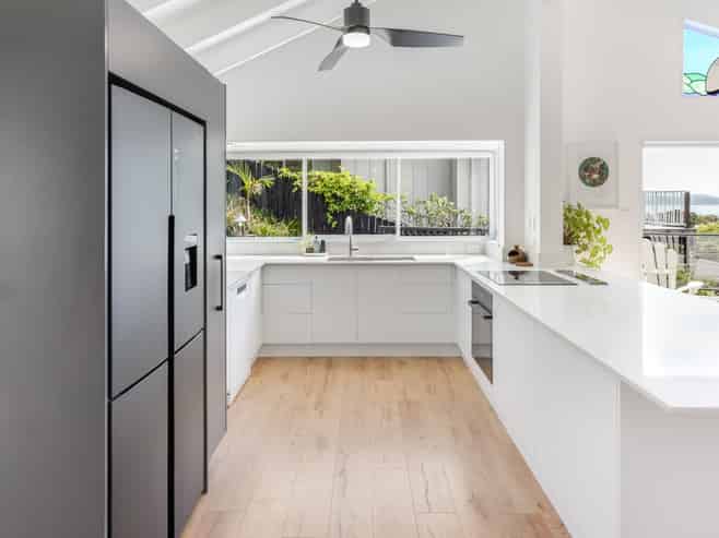 11 Long Beach Road, Russell