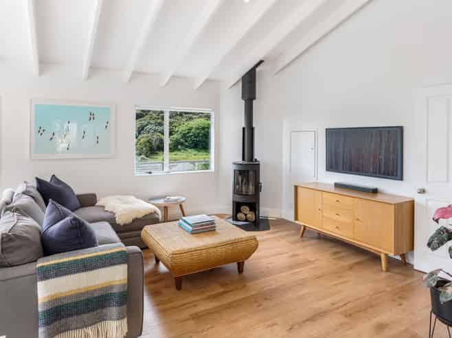 11 Long Beach Road, Russell