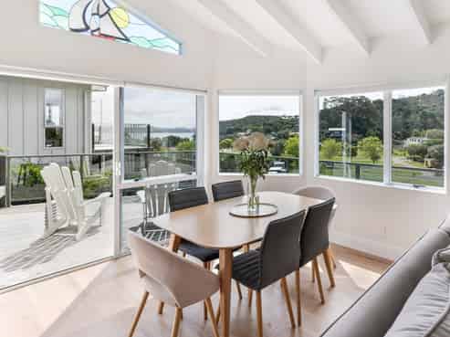 11 Long Beach Road, Russell