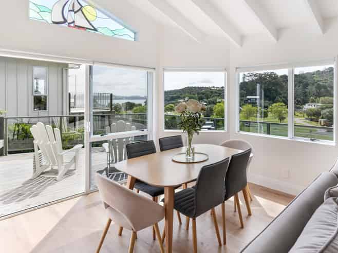 11 Long Beach Road, Russell