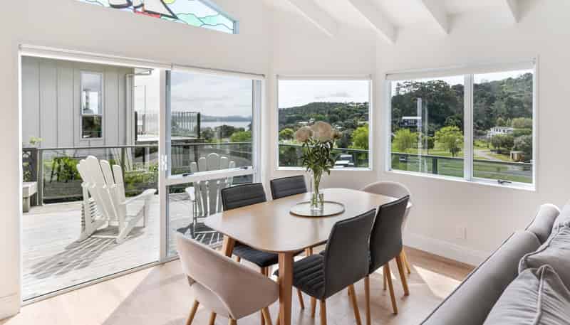 11 Long Beach Road, Russell