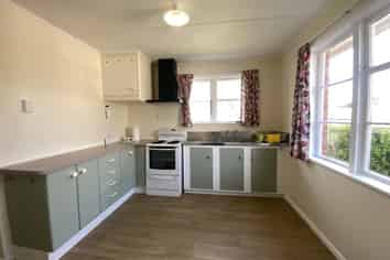 99 Hewer Crescent, Naenae