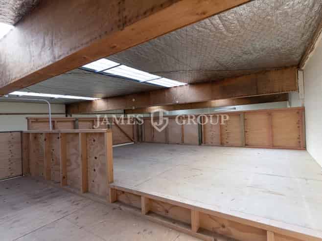 Affordable 237m² Papakura Industrial