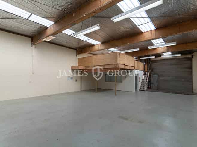 Affordable 237m² Papakura Industrial