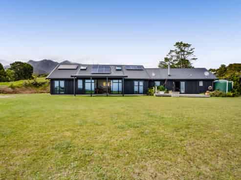 749 Upper Pitone Road, Oakura