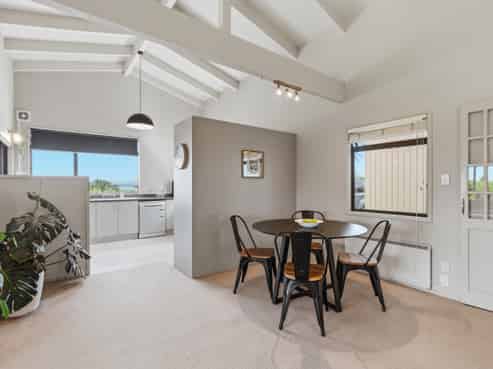 1/16 Isobel Street, Acacia Bay