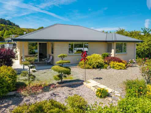 39A Eighty Eight Valley Road, Wakefield