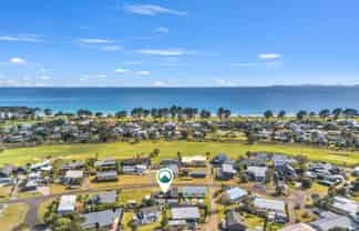 142 The Fairway, Matarangi