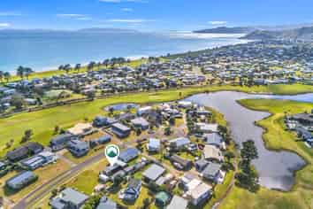 142 The Fairway, Matarangi