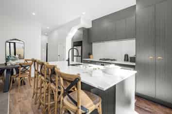 3/62 Queens Grove, Hutt Central