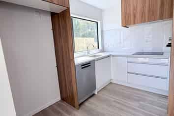 8 Sharland Avenue, Manurewa