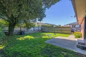 54A Shamrock Street, Takaro