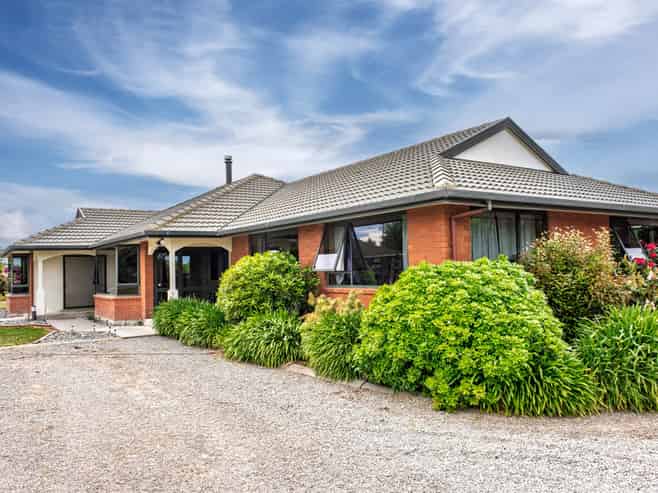 52 White Road, Milford