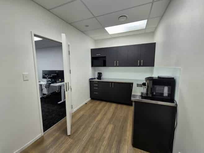 Ready-to-go office in Westgate