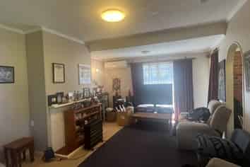 59 Weston Avenue, Roslyn