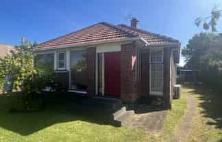 59 Weston Avenue, Roslyn