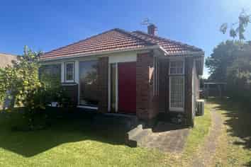 59 Weston Avenue, Roslyn