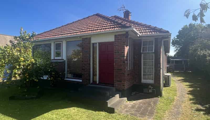 59 Weston Avenue, Roslyn