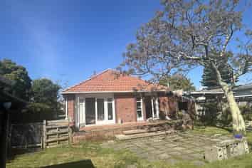 59 Weston Avenue, Roslyn