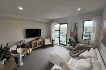 7 Longshore Drive, Long Bay