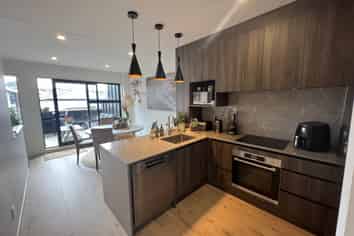 7 Longshore Drive, Long Bay