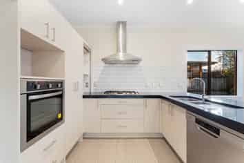 16A Lincoln Road, Henderson