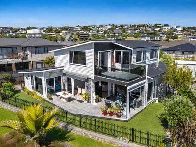 27 Schooner Avenue, Snells Beach