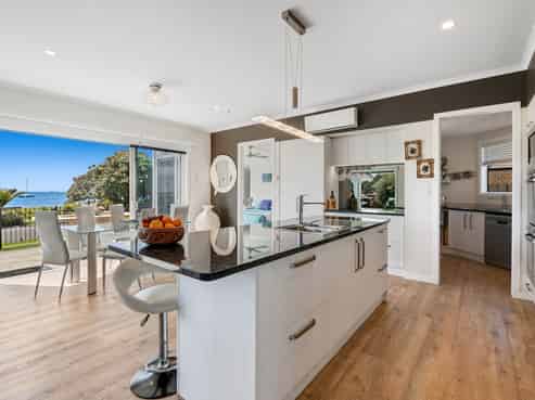 27 Schooner Avenue, Snells Beach