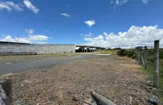 Industrial Yard – Large, Serviced & Secure