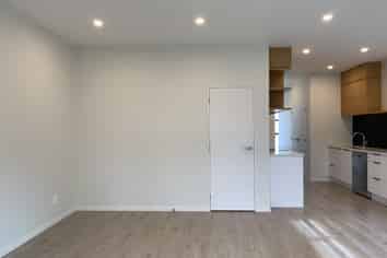 1/18 Kaimai Avenue, Massey