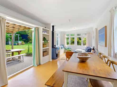 42 Field Way, Waikanae Beach