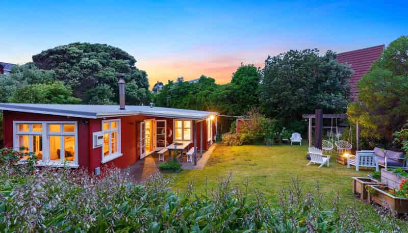 42 Field Way, WAIKANAE BEACH