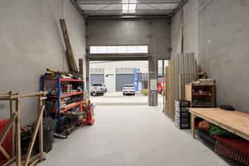 Rear Business Park unit with wide roller door!