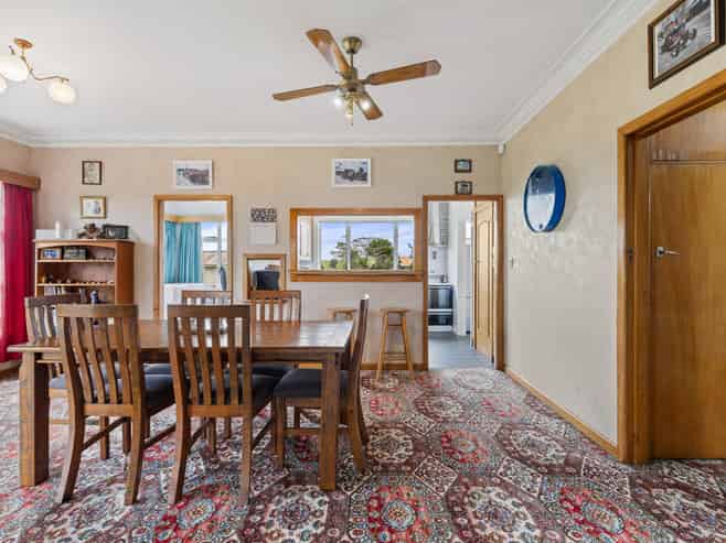 6 Deihl Road, Lichfield