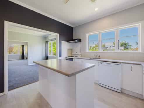 2070 State Highway 2, Waipukurau