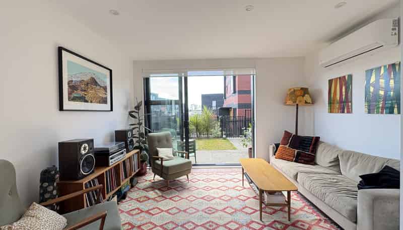 9E Playfair Road, Mount Roskill